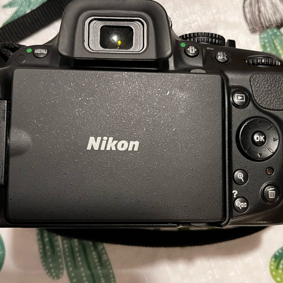 Nikon D5200 DSLR CAMERA CHEAP KIT - Picture 1 of 12